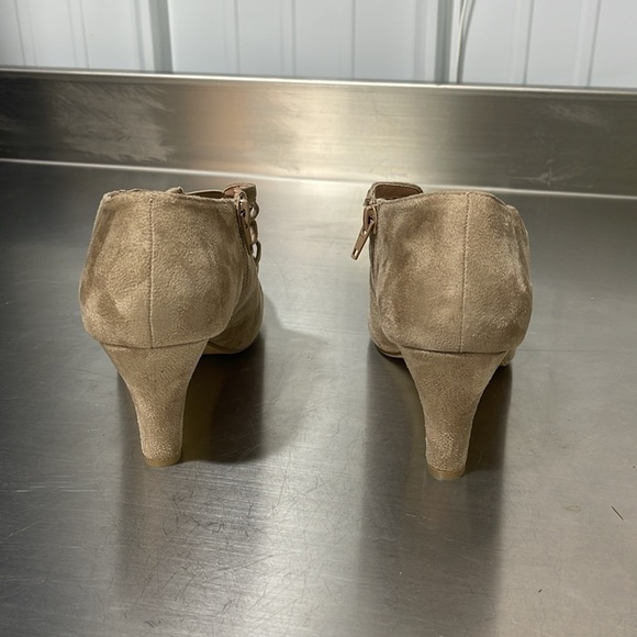 New WB Woman’s Journey Heeled Zip Up Ankle Heels - Picture 4 of 5